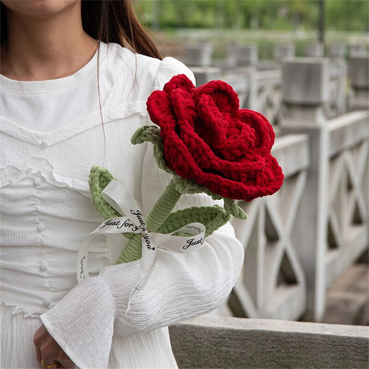 Valentine's Day Knitted Rose Handmade Knitting Flower Artificial Flowers Simulated Roses Holiday Gifts For Couples