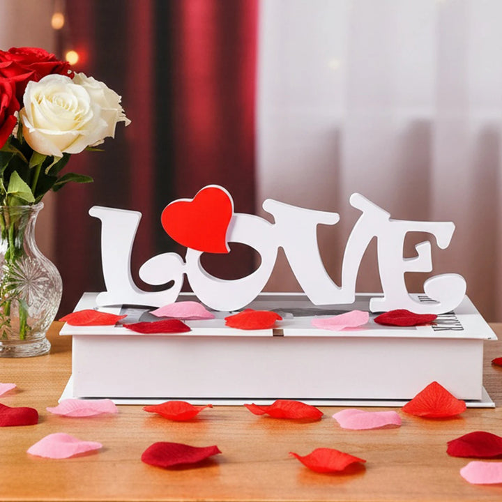 1PC, Valentine's day, a decorative item with a snowboard letter "LOVE" and a red heart decoration