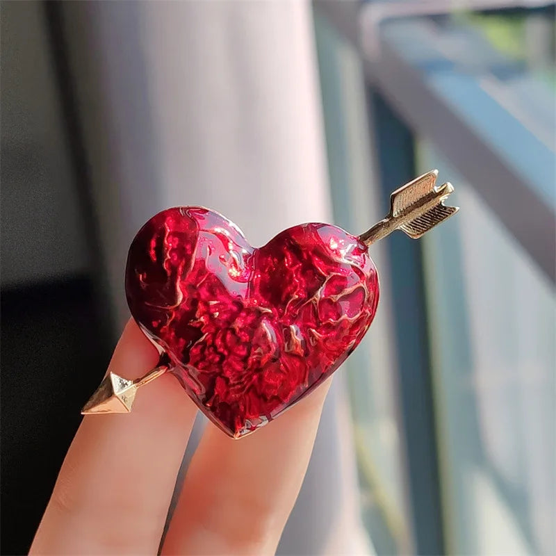 Valentine Day Love Enamel Pin Brooches for Women Romantic Rhinestone Couples Red Heart Weddings Banquet Party Brooch Pins Gifts