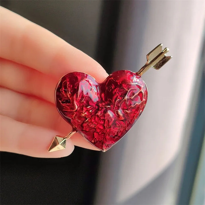 Valentine Day Love Enamel Pin Brooches for Women Romantic Rhinestone Couples Red Heart Weddings Banquet Party Brooch Pins Gifts